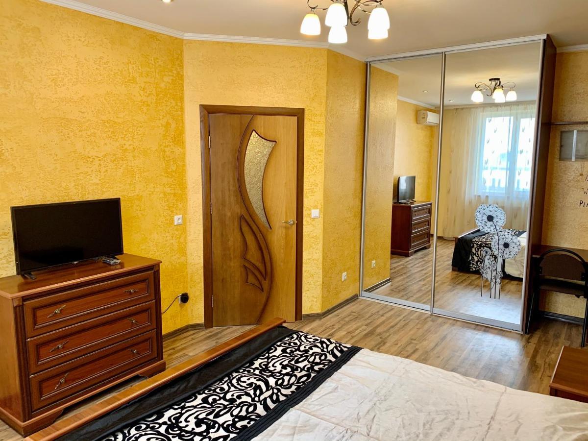 Apartment In Center Ivano-Frankivsk Exterior foto