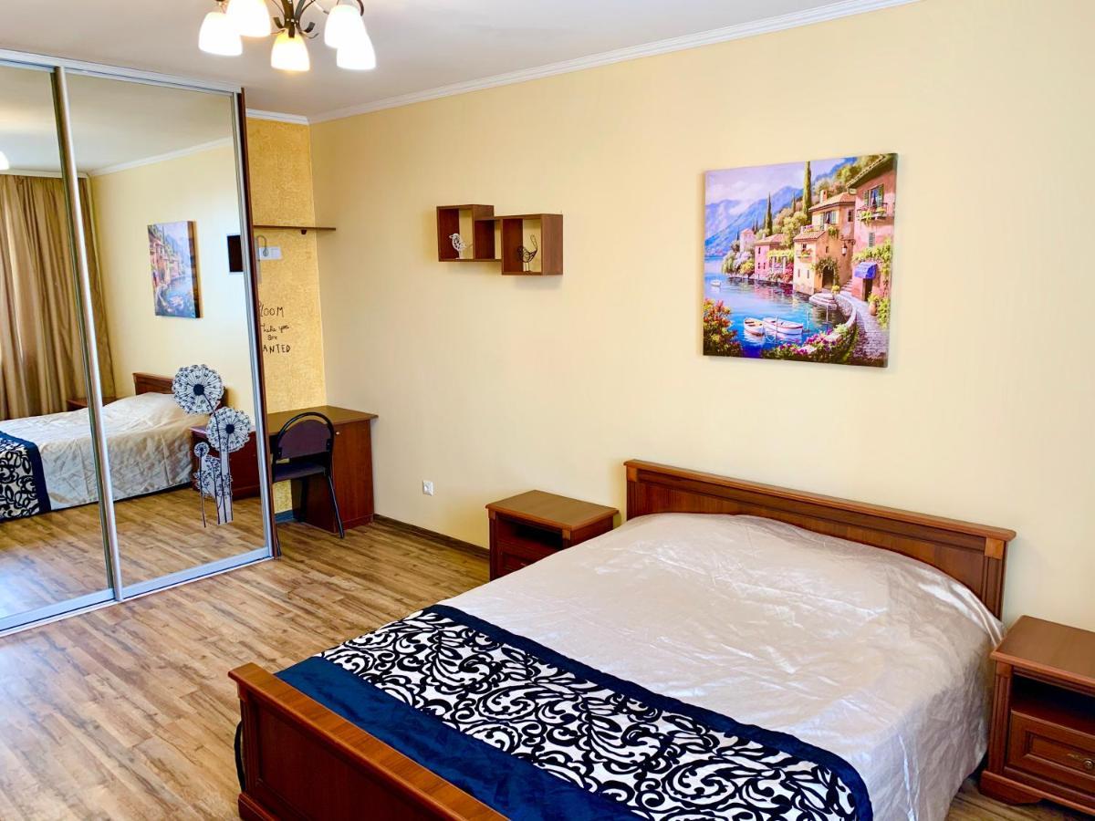 Apartment In Center Ivano-Frankivsk Exterior foto